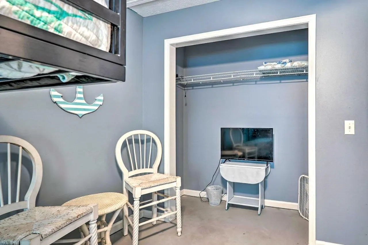 Pcb Duplex With Patio - Steps To Beach! Panama City Beach Holiday home